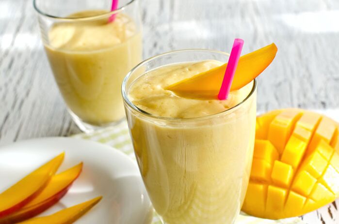 Mango-Orangen-Joghurt-Smoothie zum Abnehmen